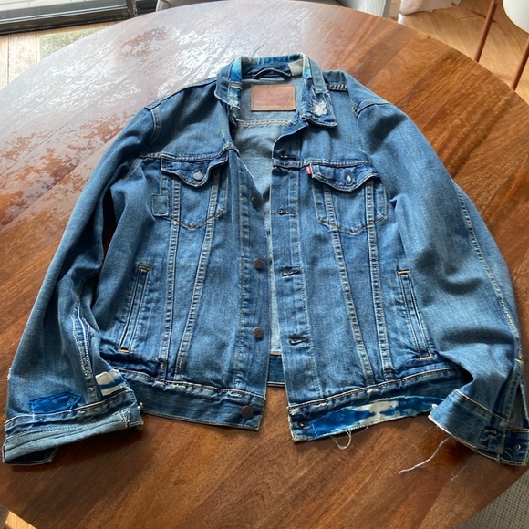 Levi’s Denim Jacket - Picture 1 of 5